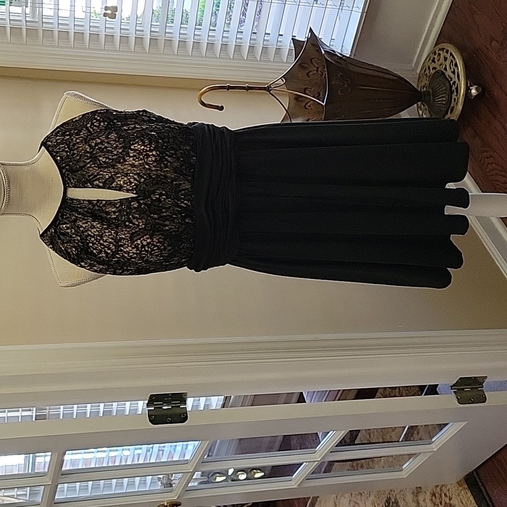 R&M Richards black sleeveless dress empire waist sequin lace bodice size 10 EUC…